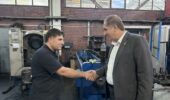 تقدیر از تلاشگران تولید در شرکت نوید موتور تبریز / کارگران این مجموعه “سربازان اقتصادی” کشور هستند